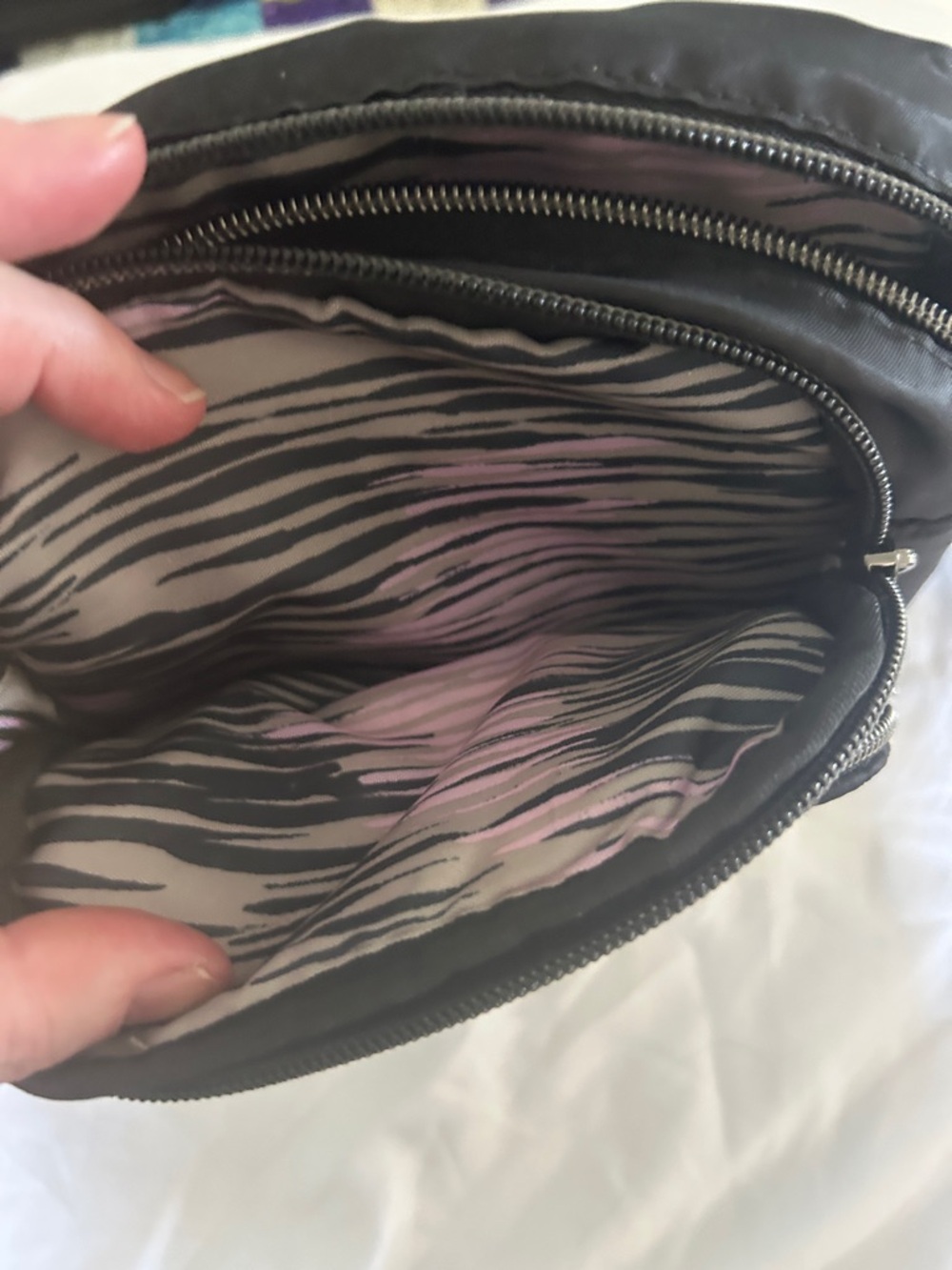 Black Quilted Crossbody Bag  Lug - Picture 4 of 7